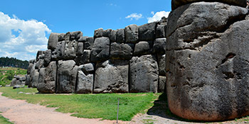 Sacsayhuamán and the tower of Muyucmarca